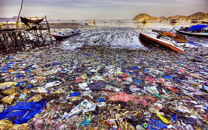 rác thải nhựa ngập tràn trên biển