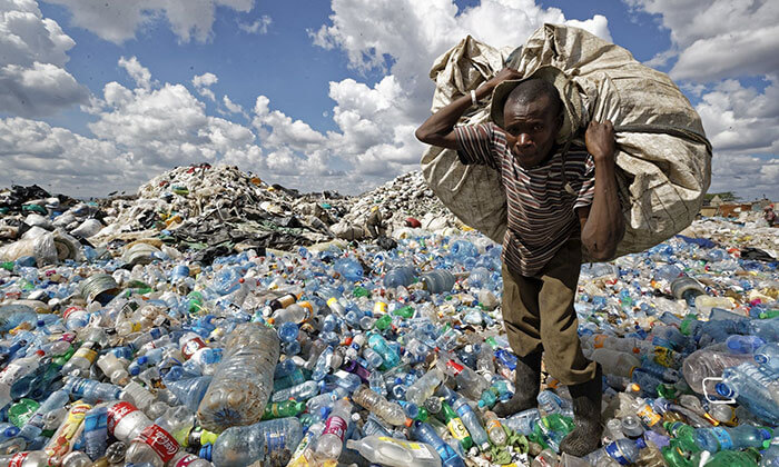 Rác thải nhựa đang là vấn đề quan trọng được nhiều quốc gia trên thế giới quan tâm và giải quyết